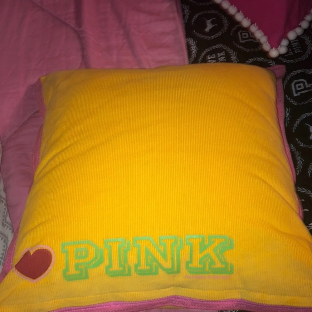 Vintage university Yellow and Pink Pillow - Picture 5 of 6